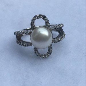Sterling Silver Pearl Ring with Cubic Zirconia Accents, Size 7, Silver Jewelry